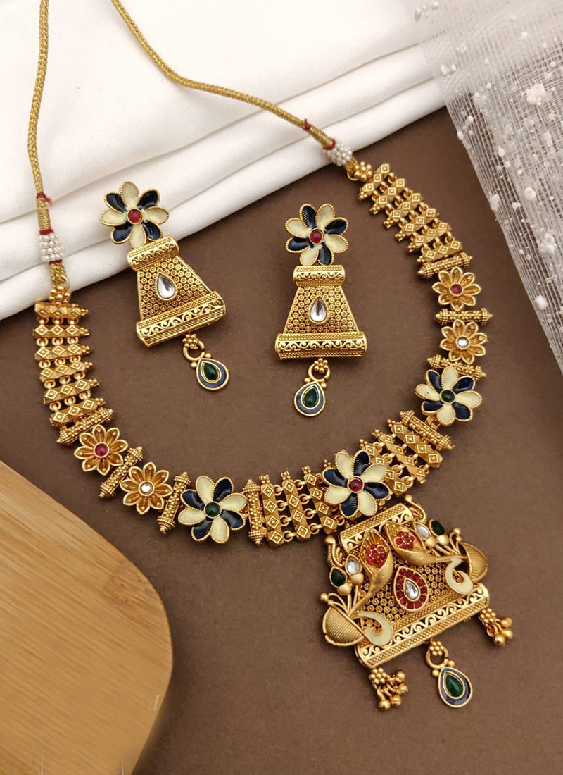 High gold necklace on sale set